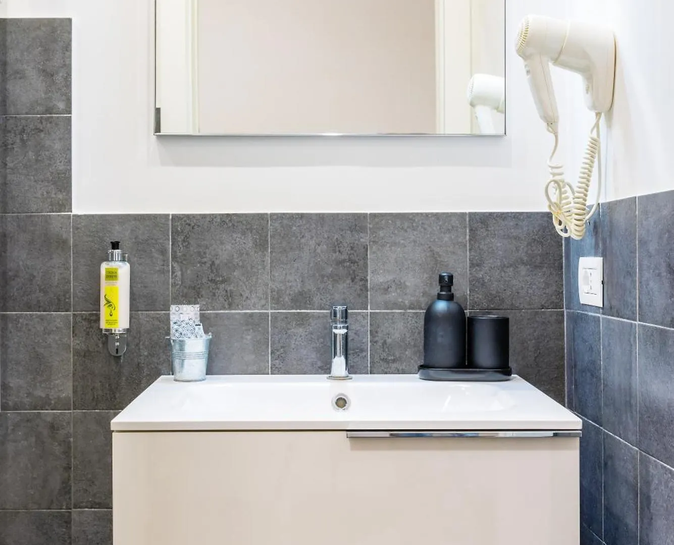 Direlo Guest House Naples Apartment