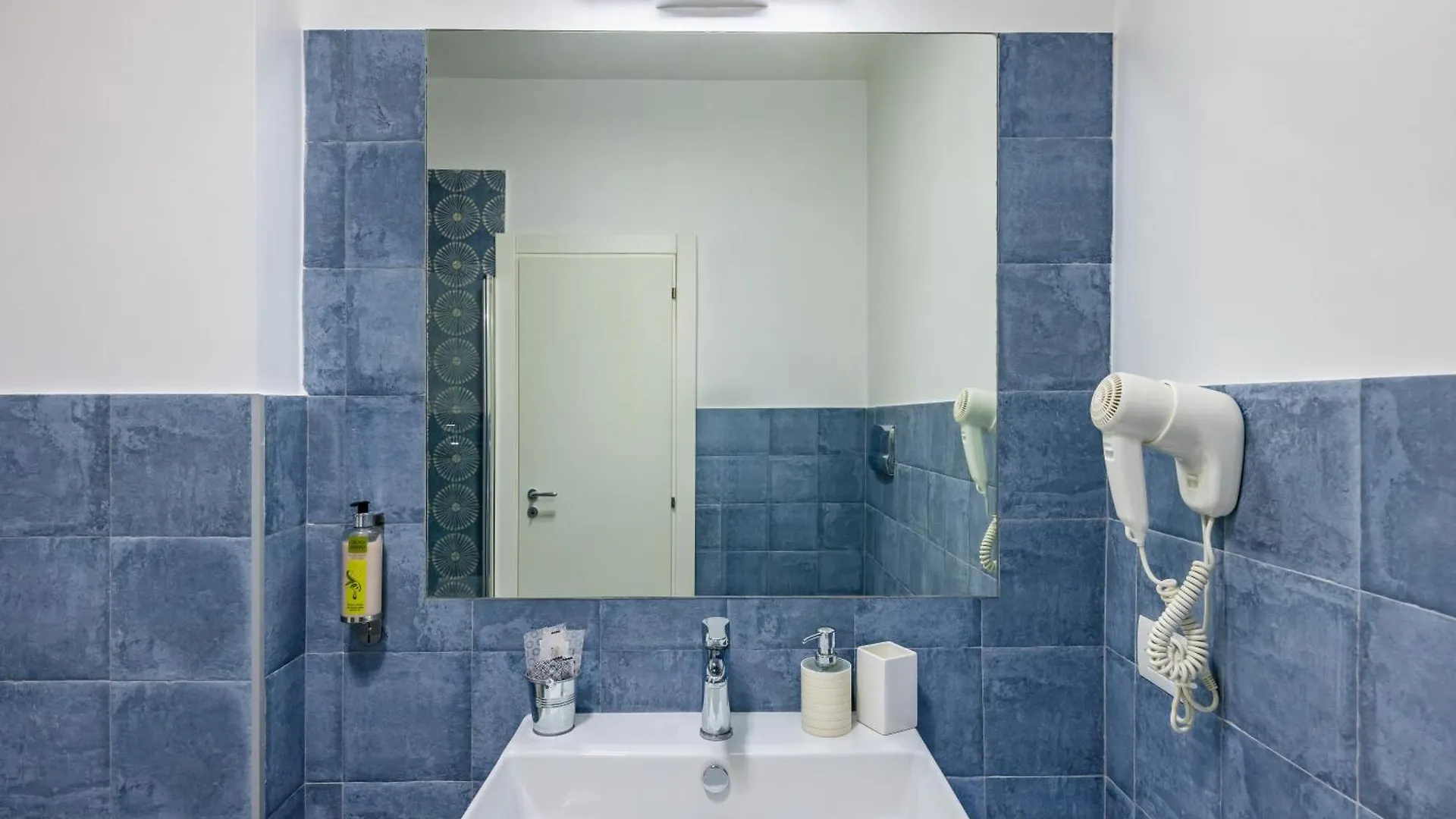 Apartamento Direlo Guest House Nápoles Italia
